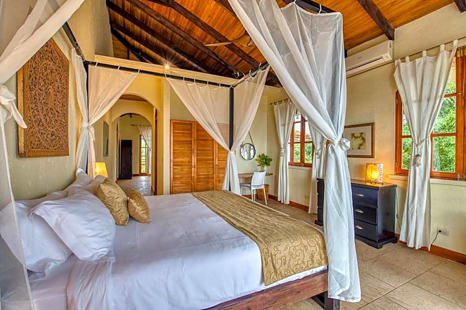 El Castillo - Adults only