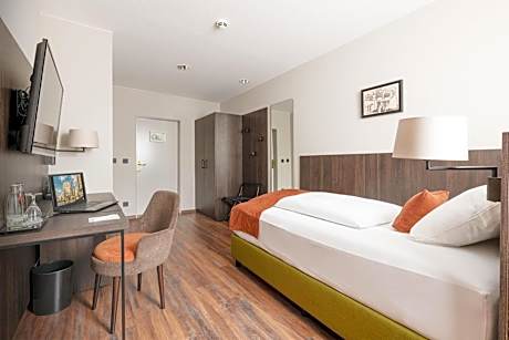 Single Room with Single Bed
