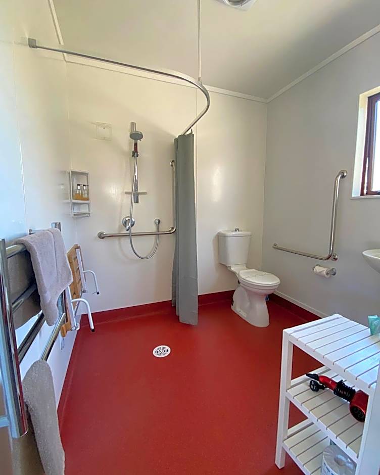 Adventure Lodge & Motel and Tongariro Crossing Track Transport