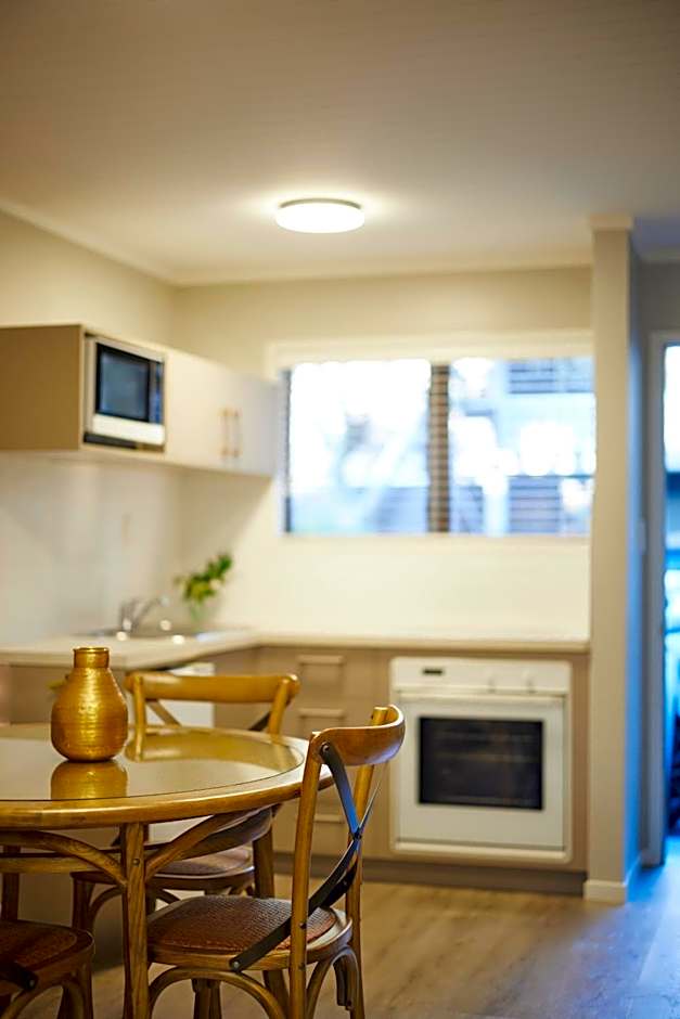Emerald Inn on Takapuna Beach