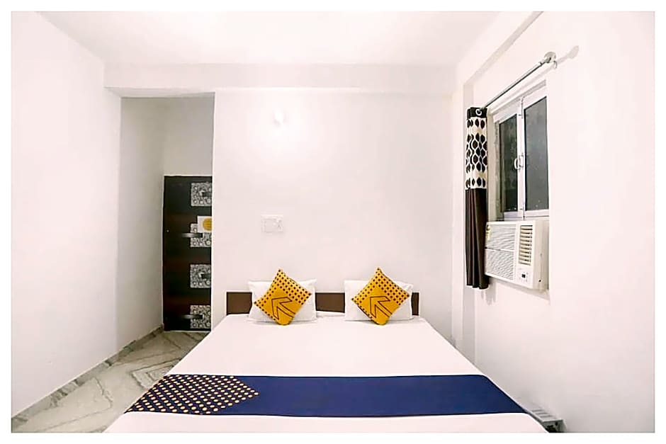 Goroomgo Shiv Ganga Guest House varanasi