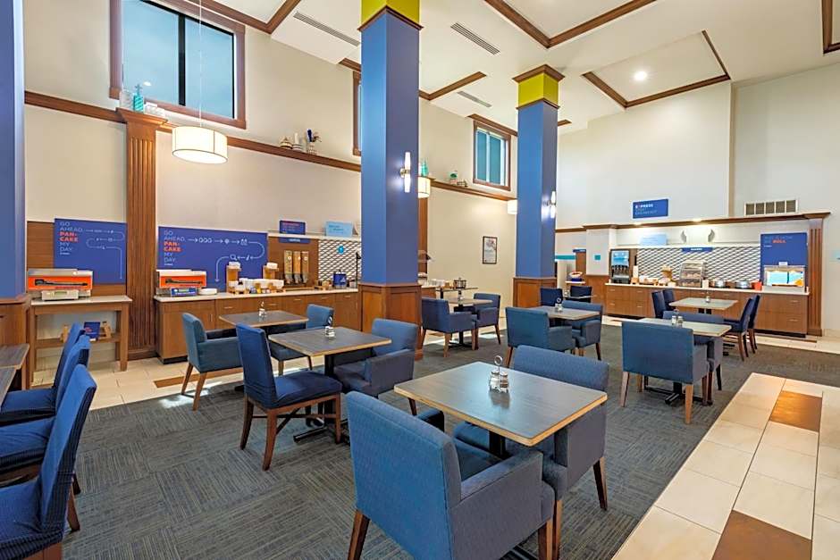 Holiday Inn Express Hotel & Suites North East - Erie I-90 Exit 41 By IHG
