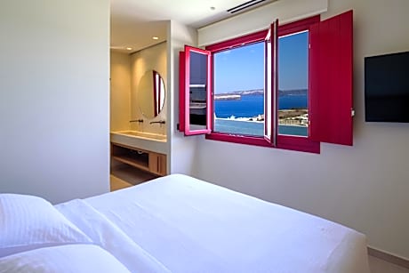 Elegant Suite with Private Heated Pool and Sea View