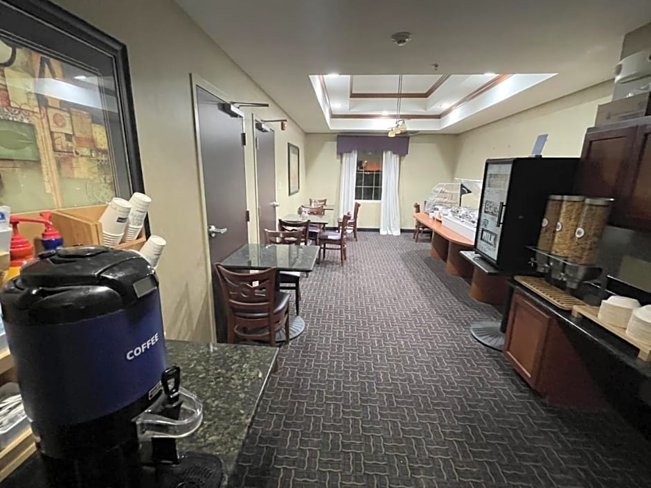Holiday Inn Express Hotel and Suites Ada, an IHG Hotel