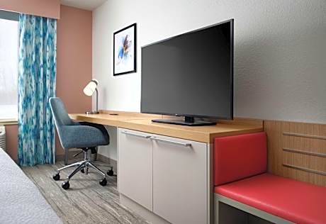 King Room with Lounge Chair and Tub