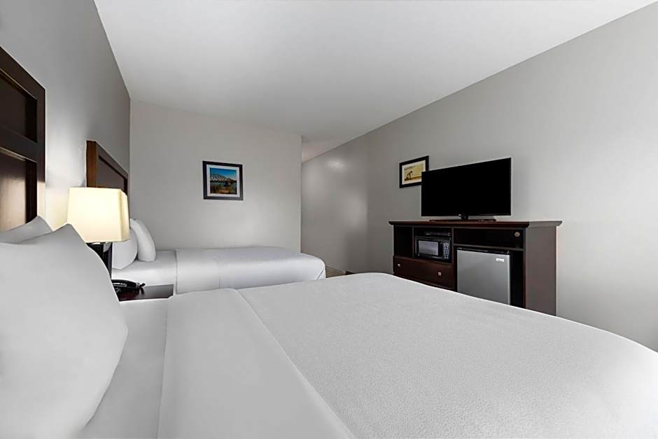 La Quinta Inn & Suites by Wyndham Brookshire
