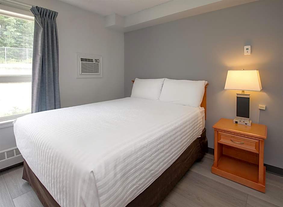 Coast Hinton Hotel