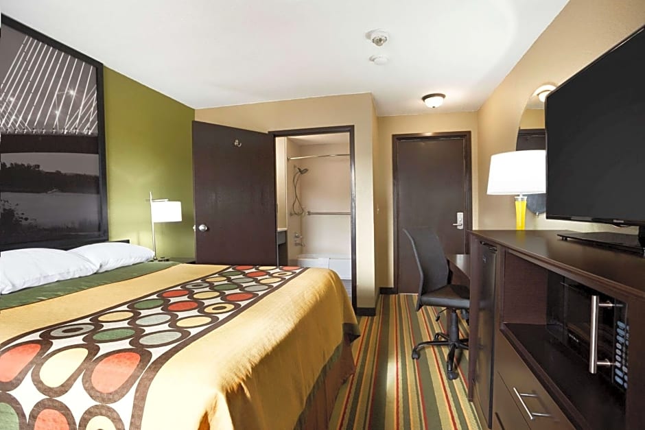 Super 8 by Wyndham Joplin