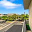 Beverly Hills Glamour Oasis 2 BR Apt with Parking 304