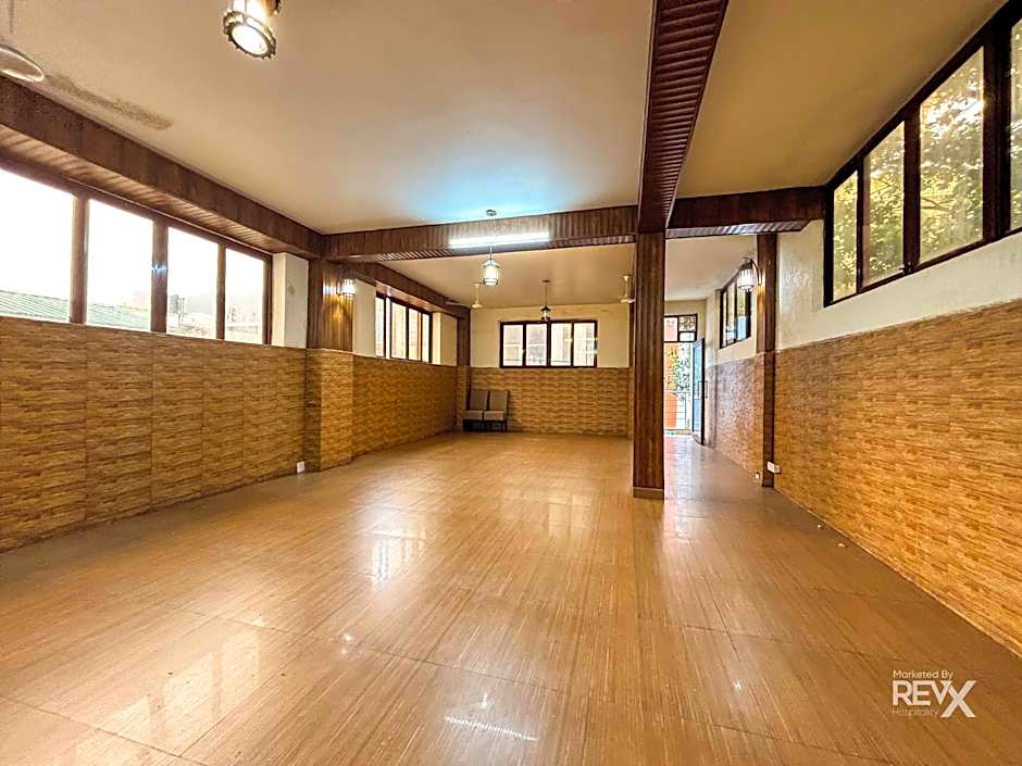 Hotel Nirvana Palace Near Parmarth Niketan