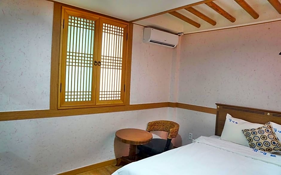 Jeonju Gamyeongru Hanoktel