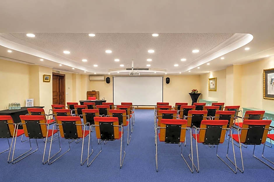 Crystal Palace Boutique Hotel