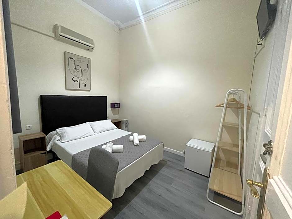 Hostal Balmes Centro