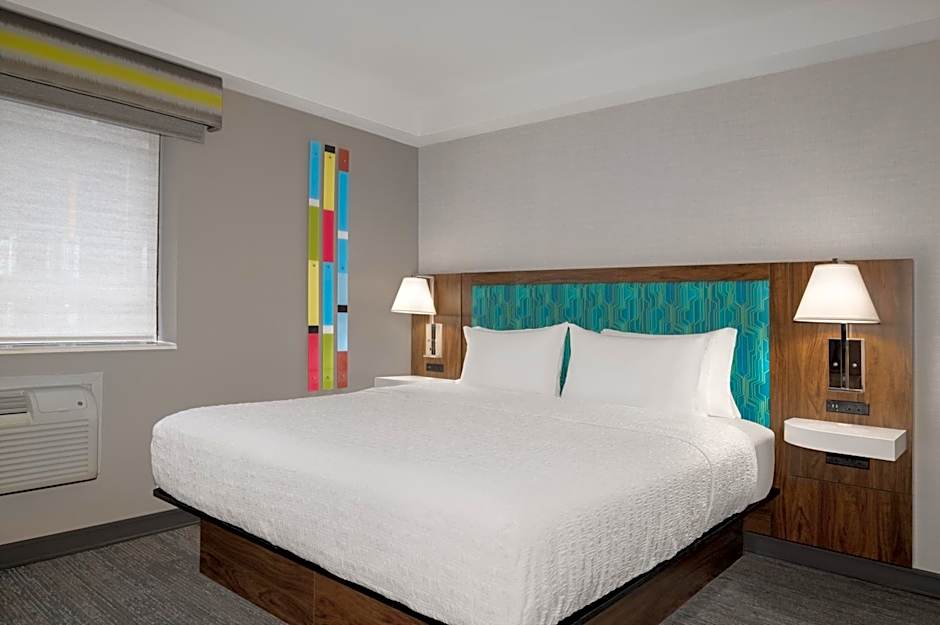 Hampton Inn & Suites by Hilton Toronto Downtown