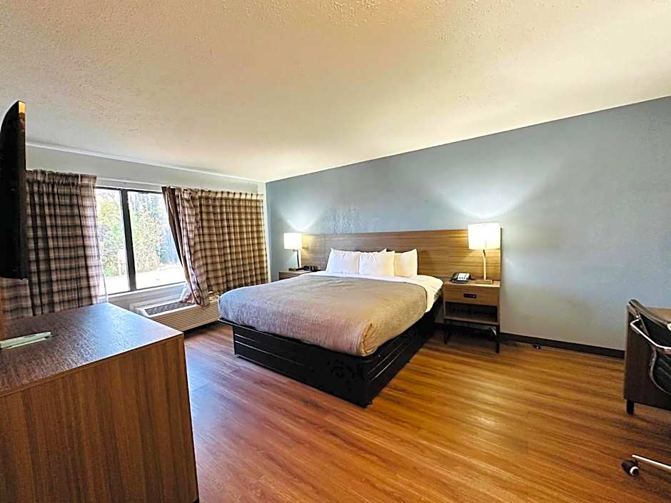 Quality Inn - On The Lake Clarksville-Boydton