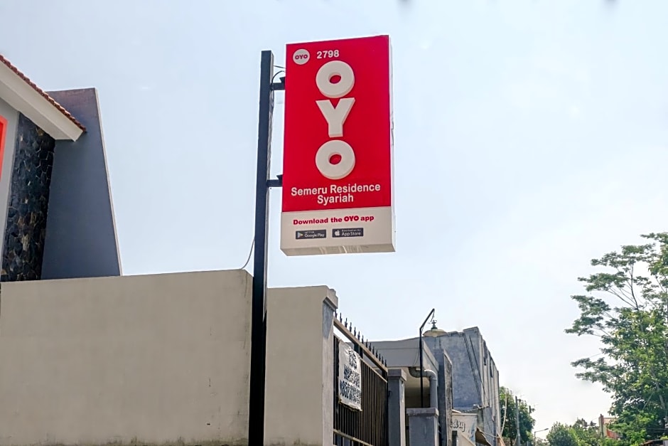 OYO 2798 Semeru Residence Syariah
