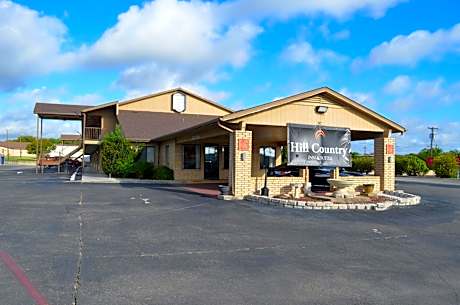 Hill Country Inn and Suite