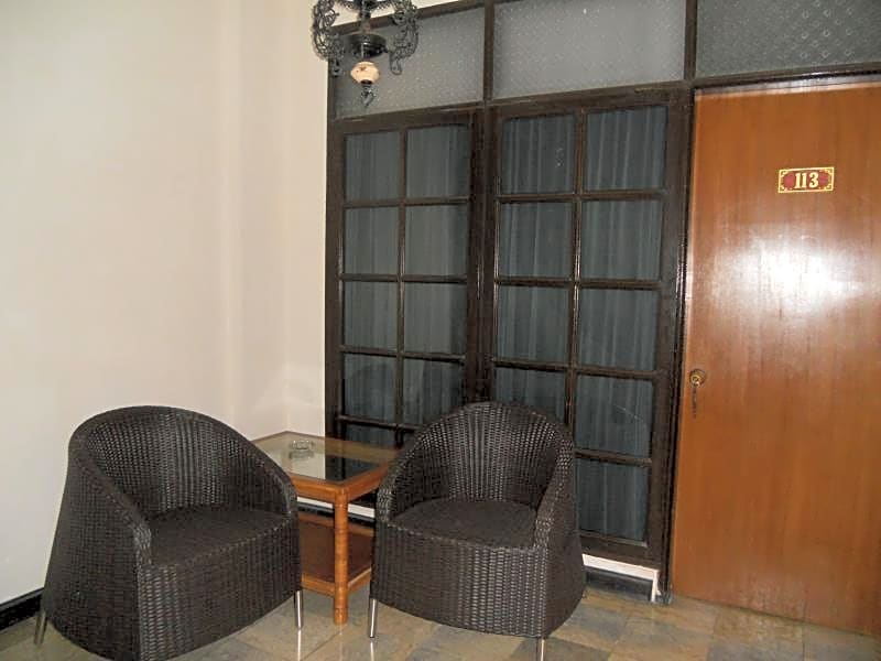 Ari Putri Hotel