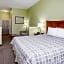 Days Inn & Suites by Wyndham Swainsboro
