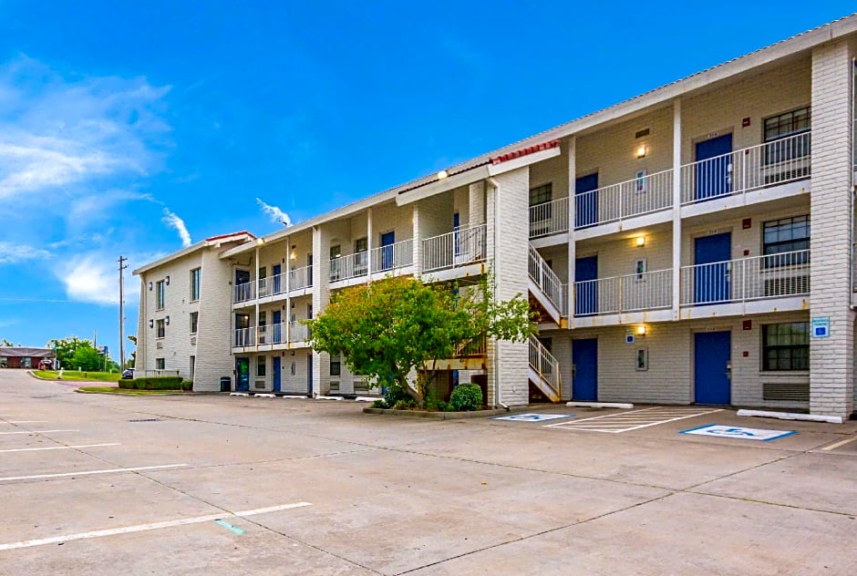 Econo Lodge Del City – Del City, OK