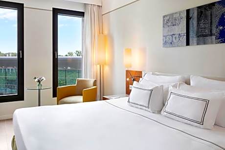 The Level Room with Executive Lounge Access