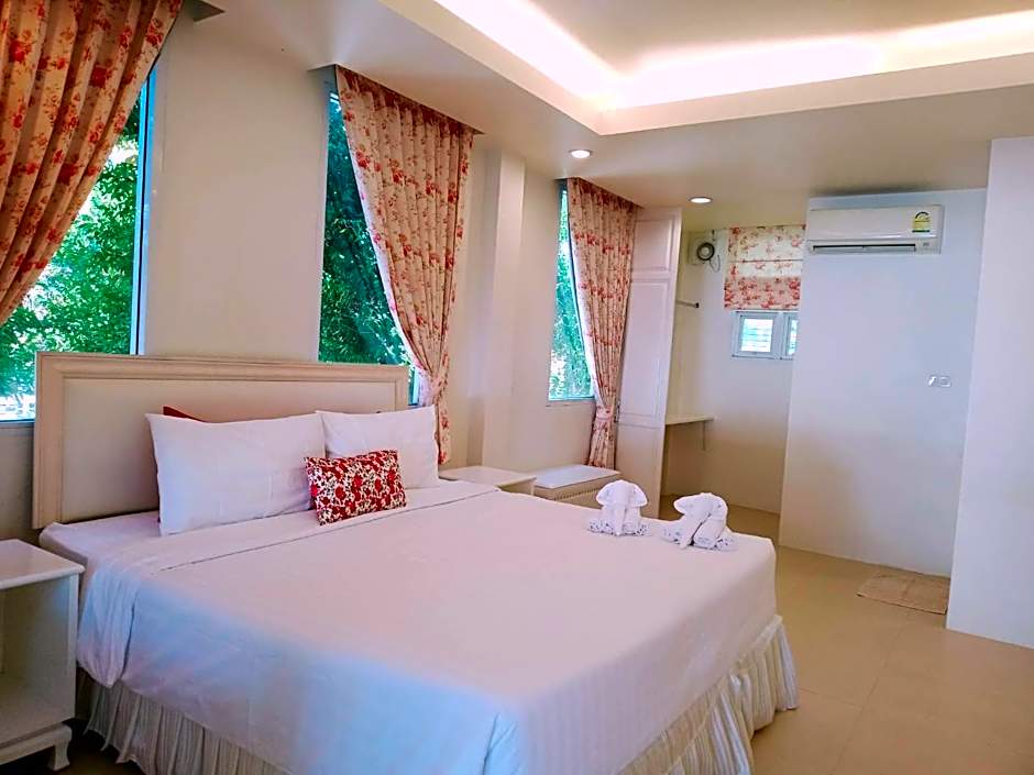Banlomnow Hotel