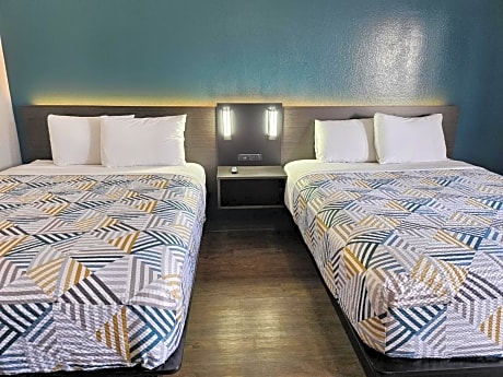 Deluxe Queen Room with Two Queen Beds