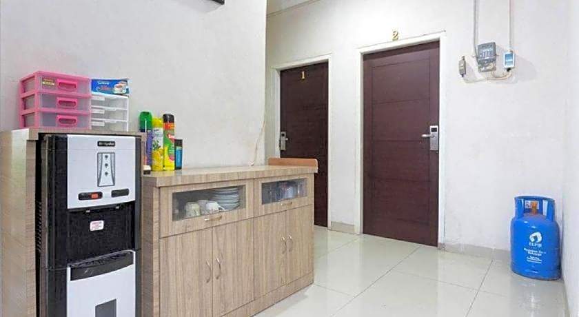 RedDoorz Plus near Lippo Cikarang Mall