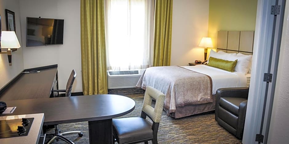 Candlewood Suites Pearl By IHG