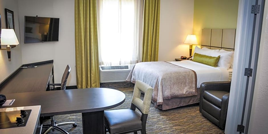 Candlewood Suites Pearl