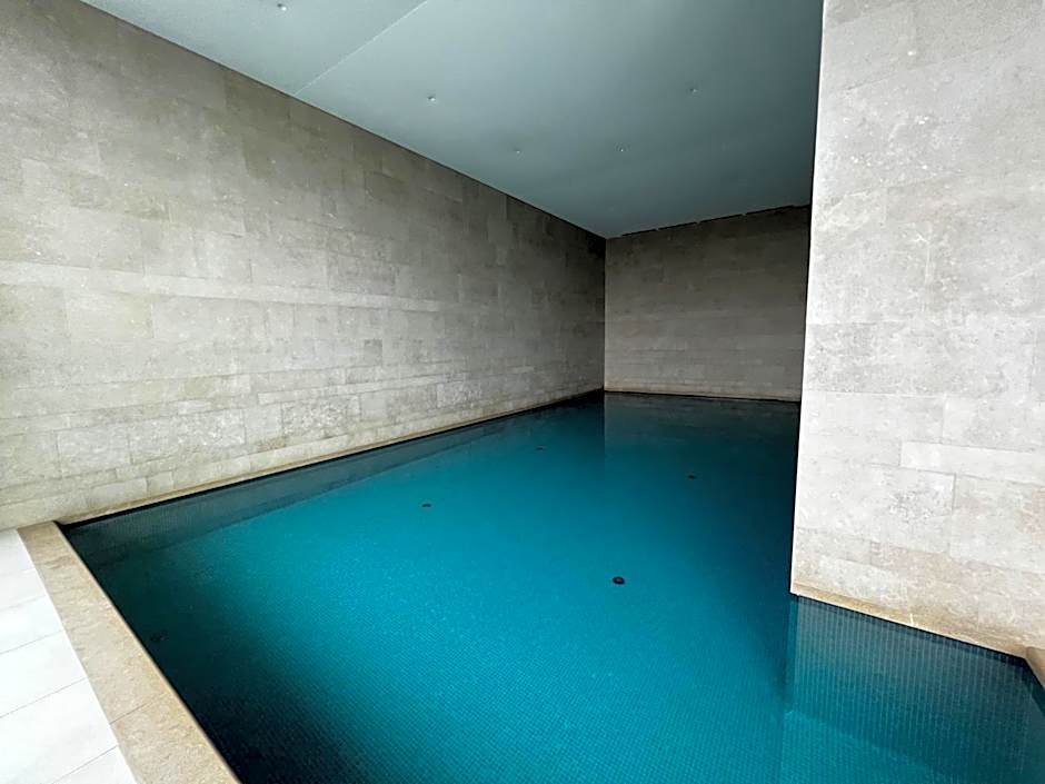 Huswell - Beautiful apartment with communal pool and gym