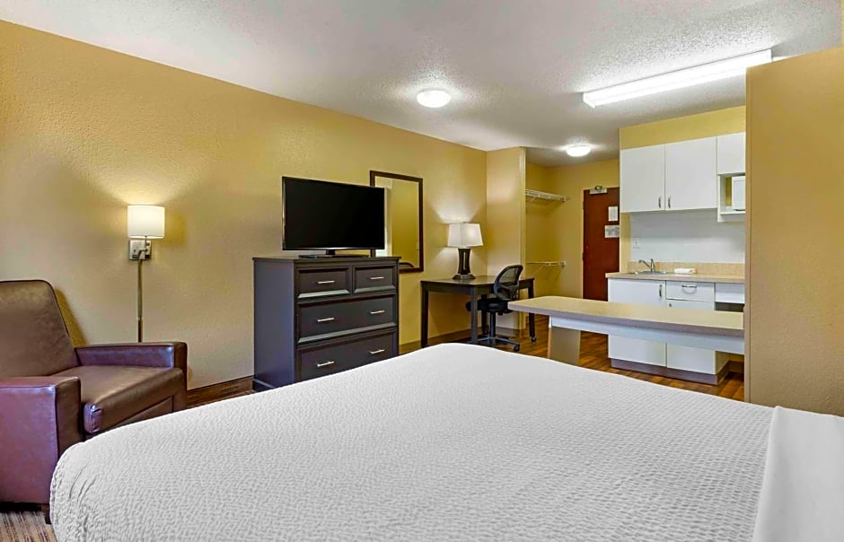 Extended Stay America Select Suites - Greenville - Airport