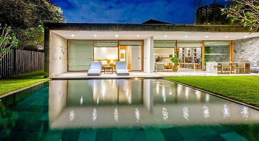 Jimbaran Balangan Beach Front Villa Nakar