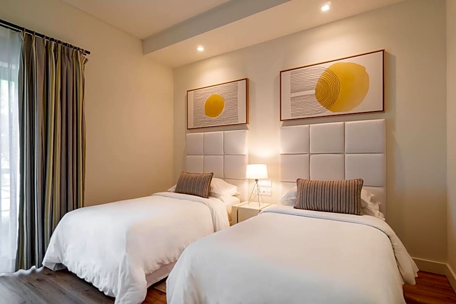 Photo 1 of 13 of Panoramic 2 Bedroom Suite, Garden View