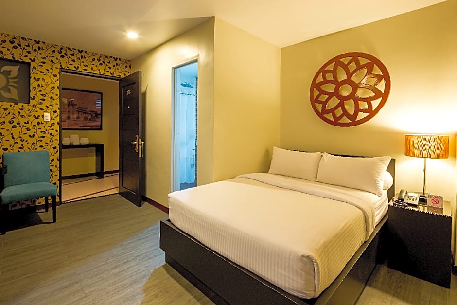 L Square Hotel
