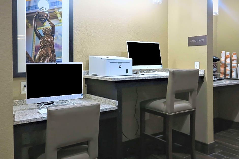 Comfort Inn & Suites Cedar Rapids CID Eastern Iowa Airport