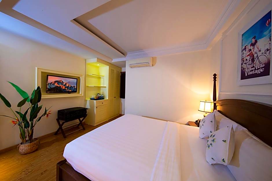 Photo 1 of 4 of Superior Room with No Window - Free Rooftop Pool Access