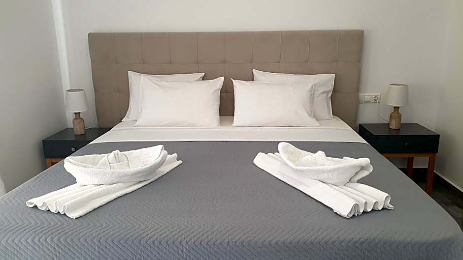 Odos Oneiron Tavronitis Bay