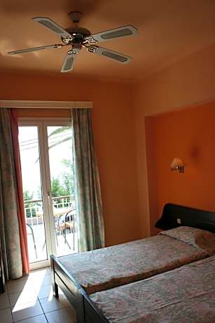 Economy Twin Room - Ground Floor