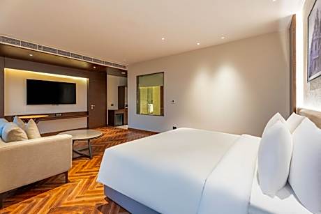 Premium King Suite