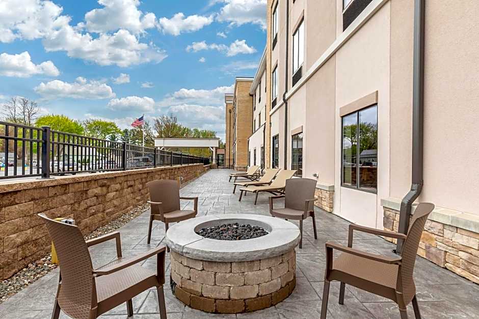 Comfort Inn & Suites Schenectady - Scotia