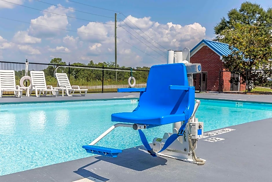 Quality Inn Calera I-65 exit 231