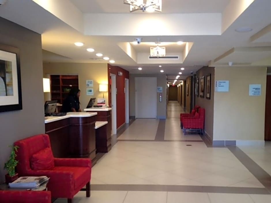 Holiday Inn Express & Suites Lantana By IHG