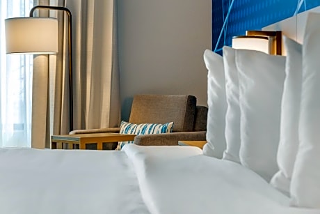 1 King Bed Nonsmoking