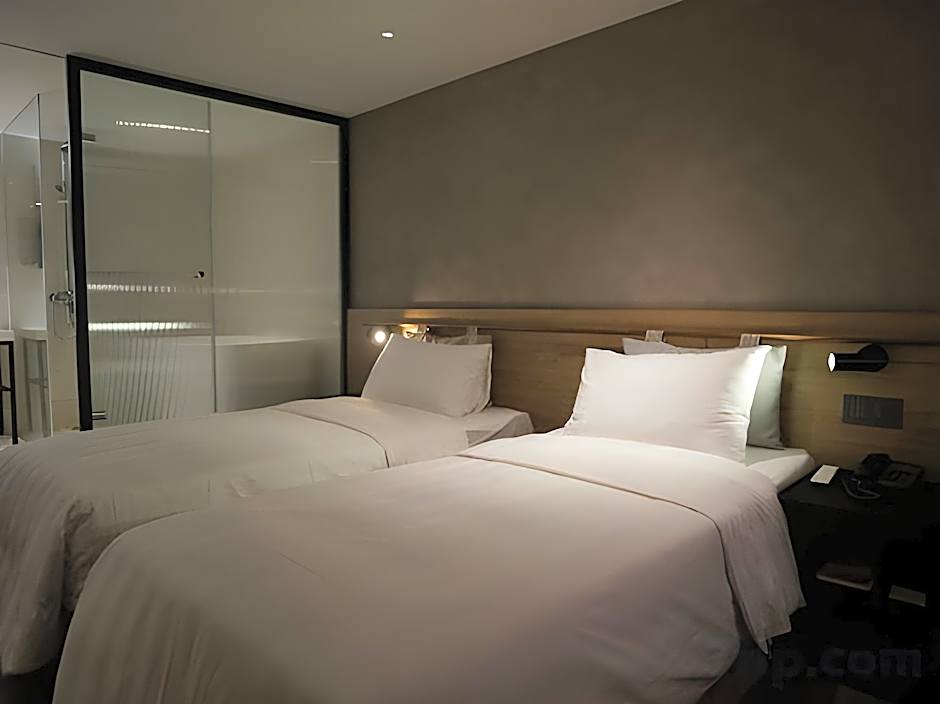 City Suites-Taoyuan Station