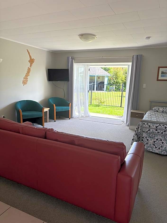 Ash Grove Boutique Motel