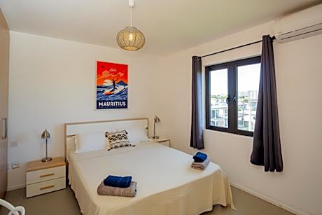 Two-Bedroom Apartment (Sunset)