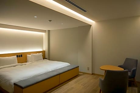 Deluxe Twin Room with River View - Non-Smoking