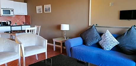 ONE BEDROOM APARTMENT