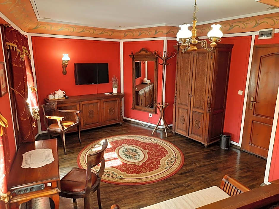 Family Hotel at Renaissance Square